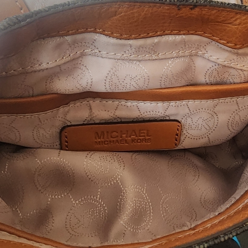Michael Kors brown logo purse - Picture 7 of 8